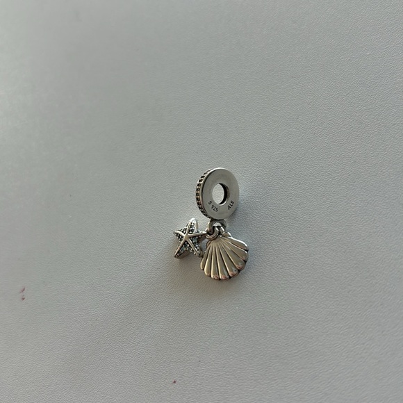 Pandora seashell and starfish charm - Picture 2 of 3